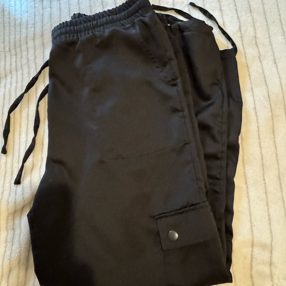 Time and Tru Black Ankle Cropped Pants